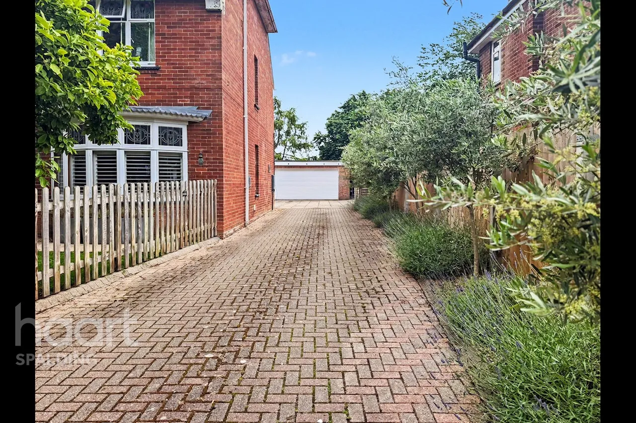 Park Road, Holbeach, PE12, photo 41