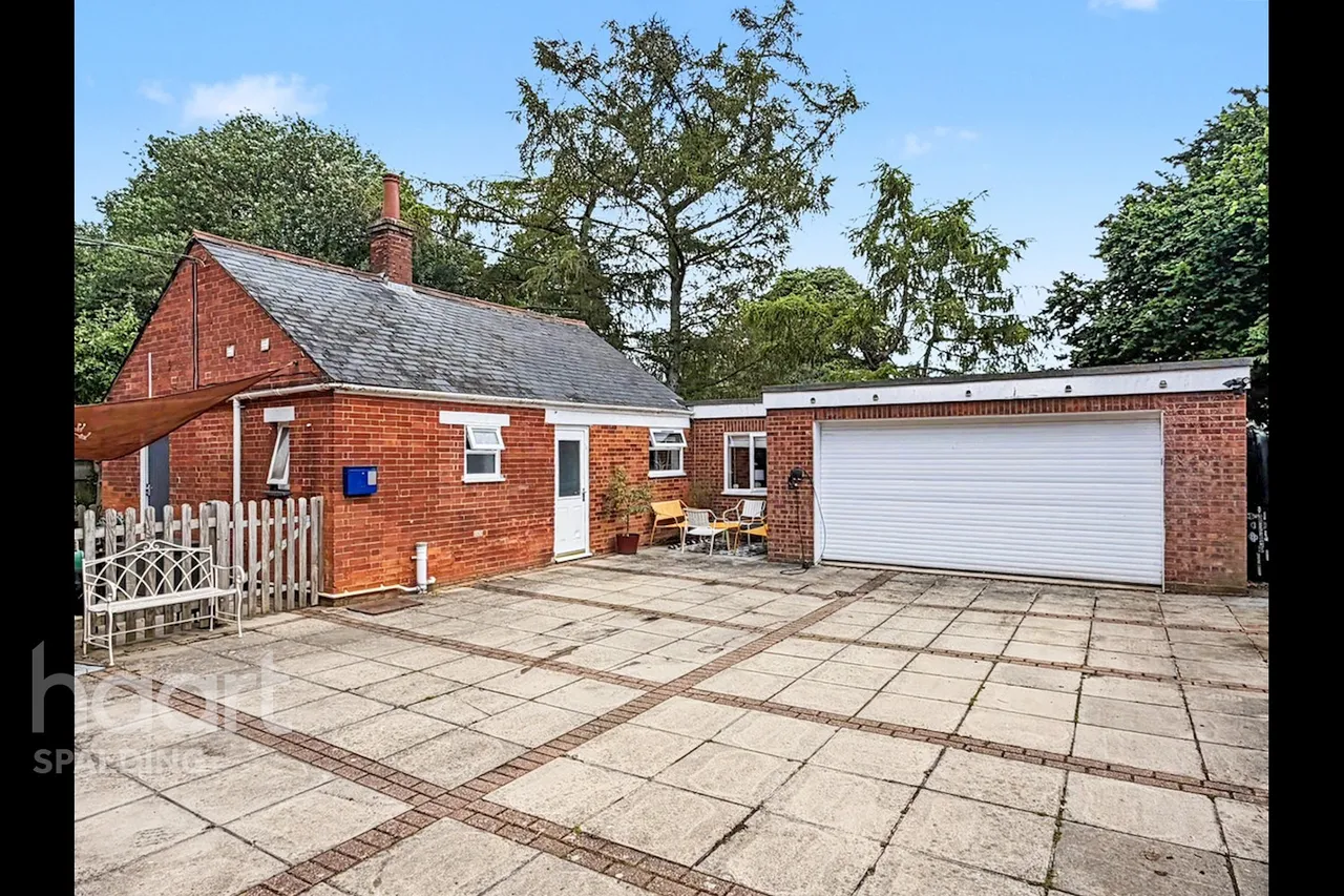 Park Road, Holbeach, PE12, photo 32
