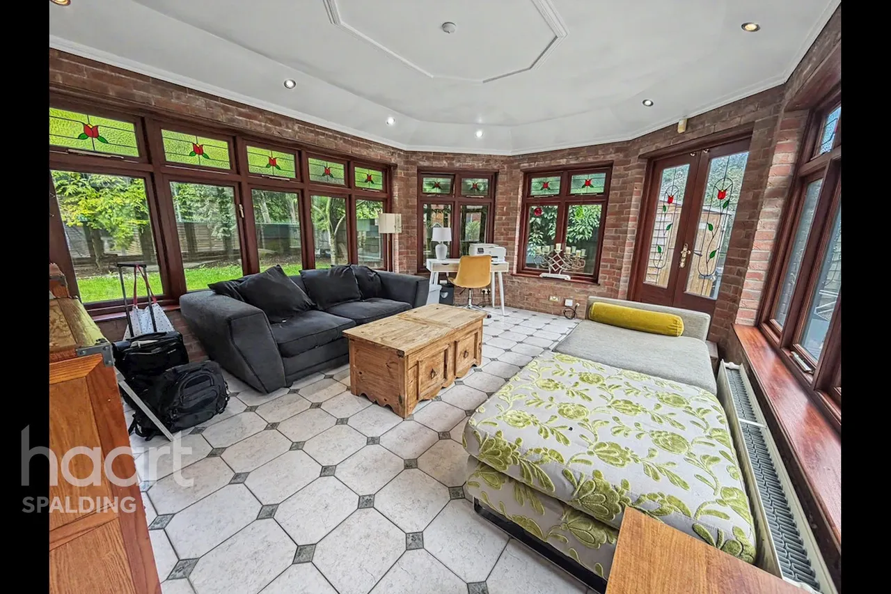 Park Road, Holbeach, PE12, photo 9