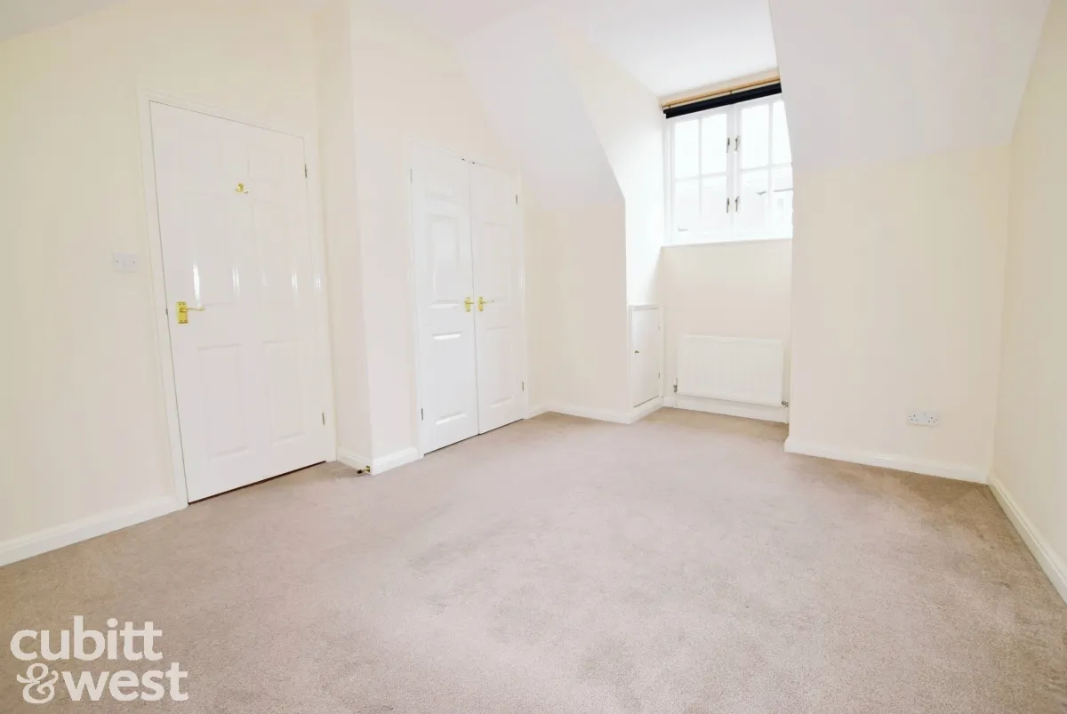 Talbot Lane, RH12, photo 7