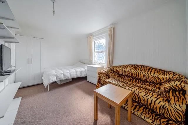 High Street, Langley, SL3, photo 14