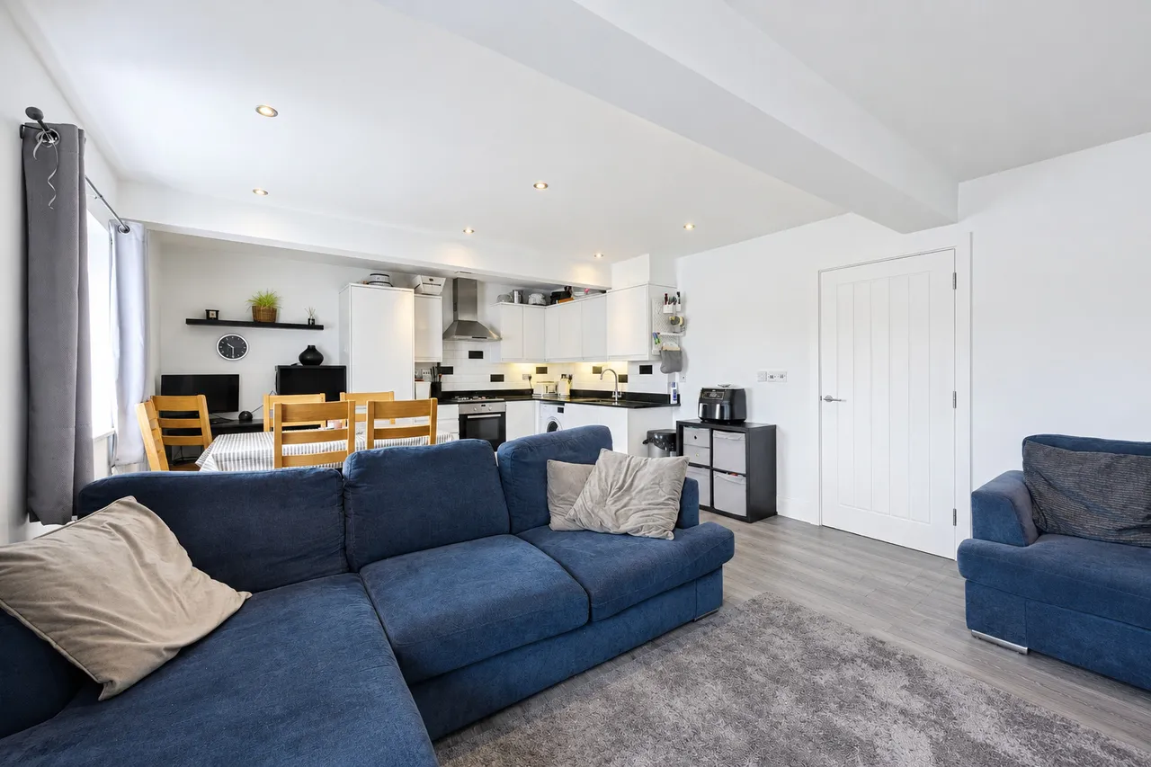 Woodcote Side, Epsom, KT18, photo 6