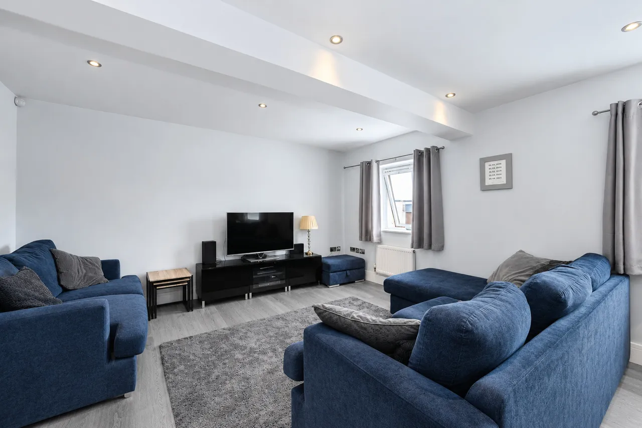 Woodcote Side, Epsom, KT18, photo 3