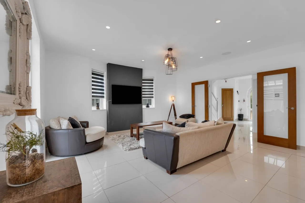 The Oval, Oadby, LE2, photo 6