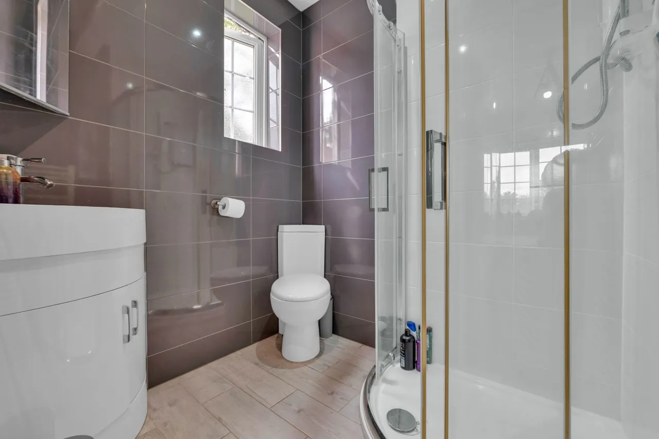 The Oval, Oadby, LE2, photo 15
