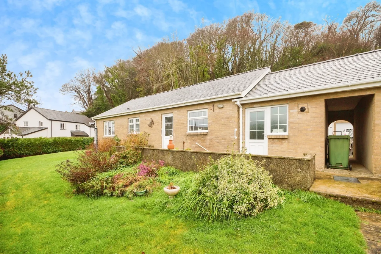 North Street, Pwllheli, LL53, photo 5