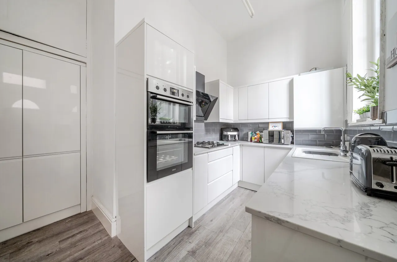 4 bed flat to rent, Festing Road, Southsea, PO4