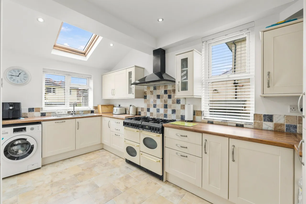 Woodland Avenue, West Cross, SA3, photo 8
