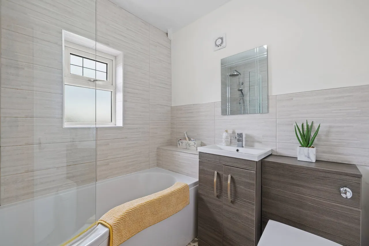 Woodland Avenue, West Cross, SA3, photo 18