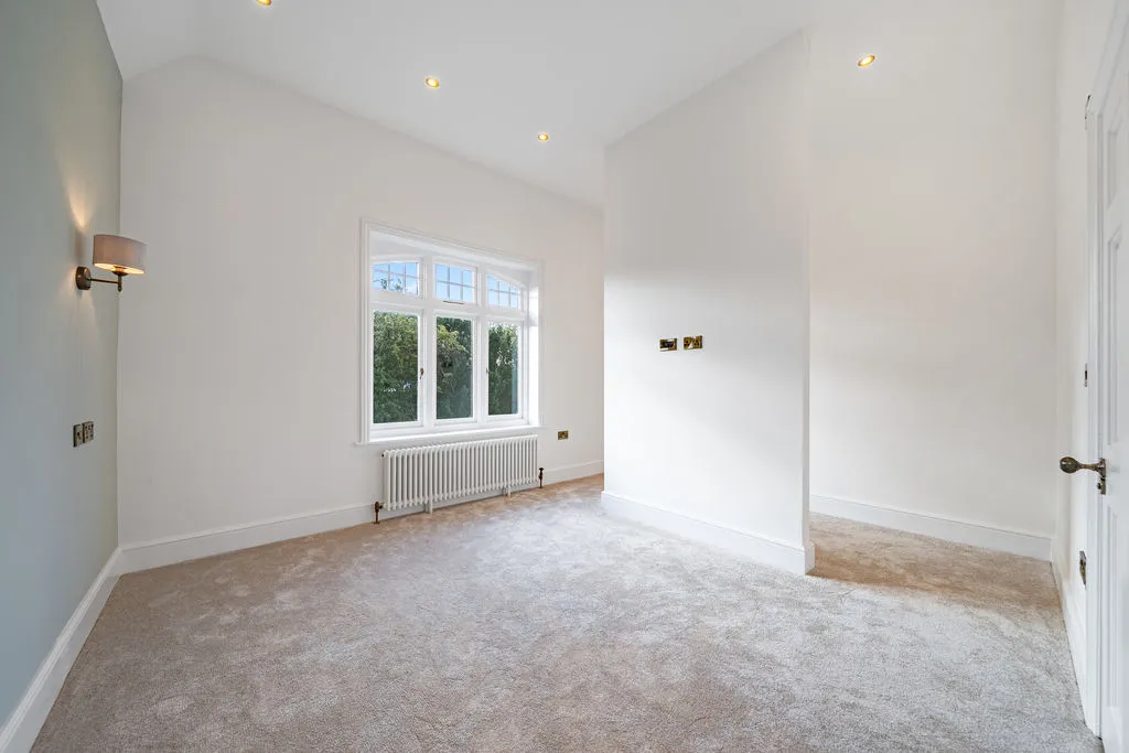Beauchamp Road, East Molesey, KT8, photo 13