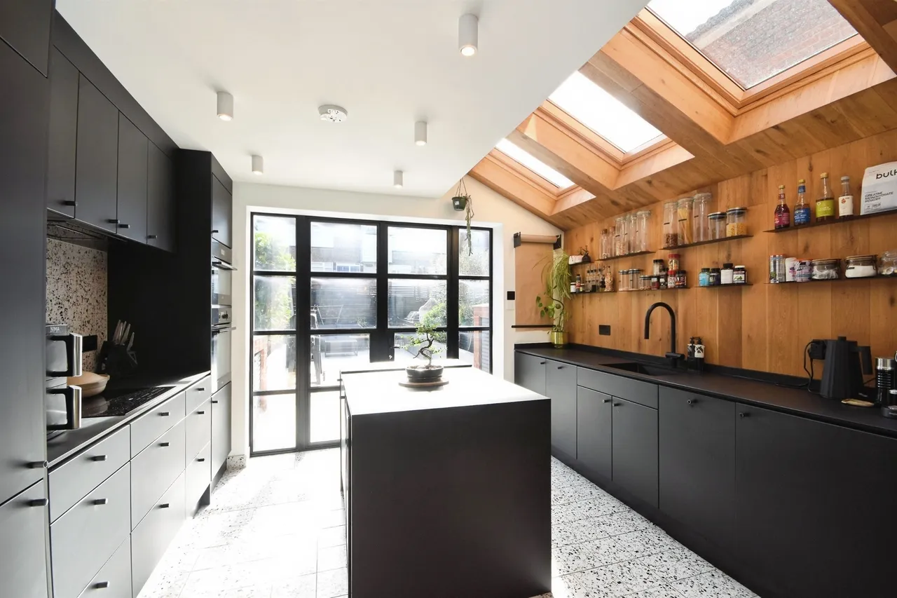 Chase Road, Brentwood, photo 12