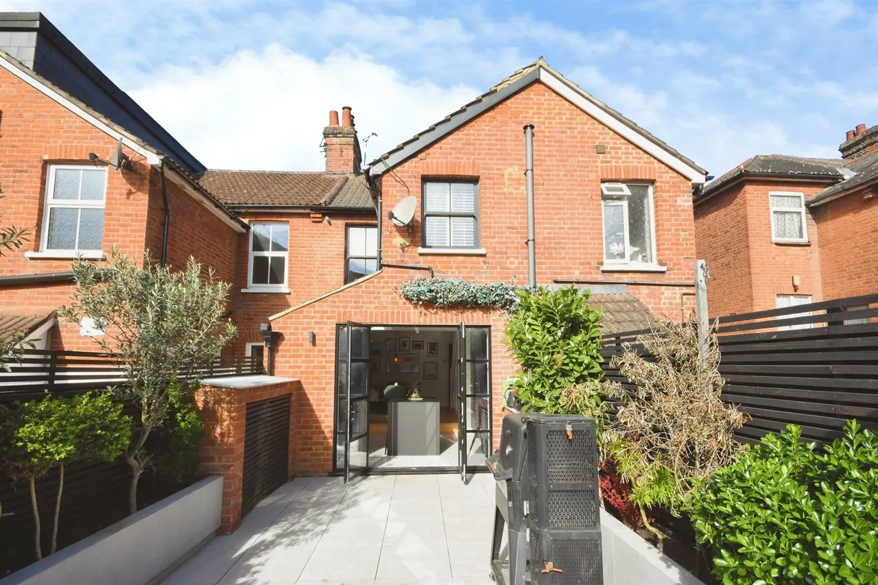 Chase Road, Brentwood, photo 3