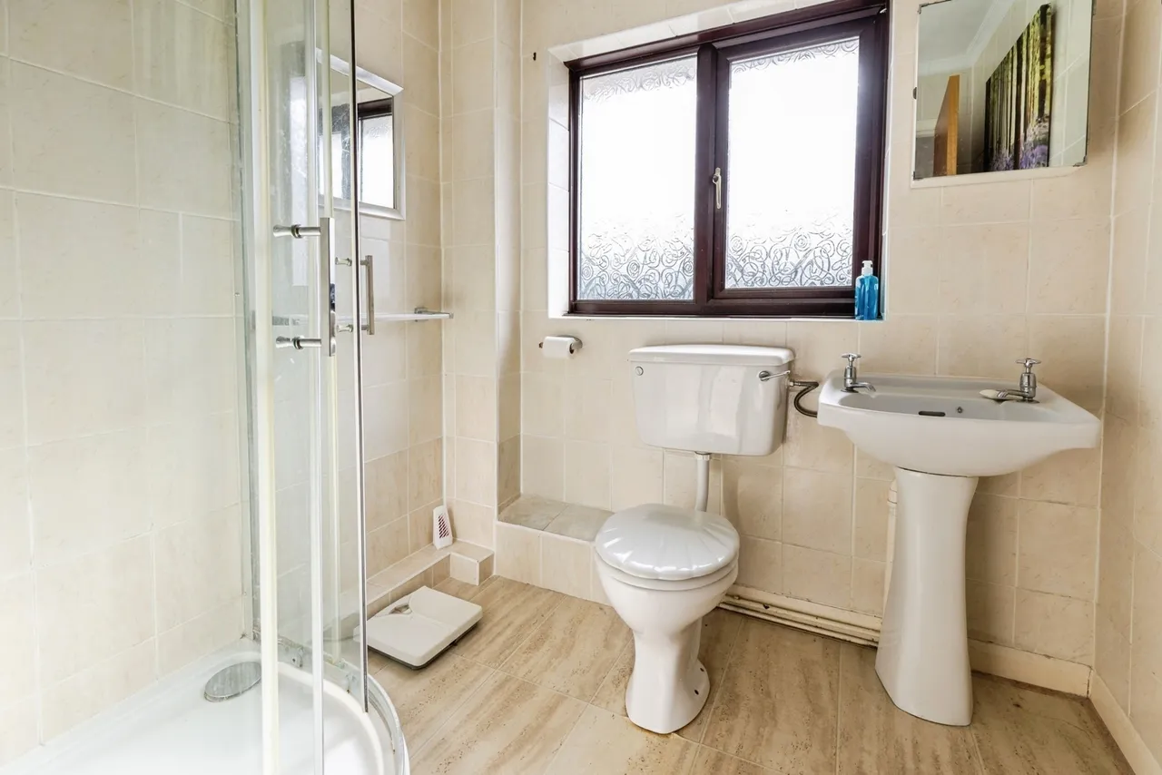 Ffordd Madoc, Llay, LL12, photo 15