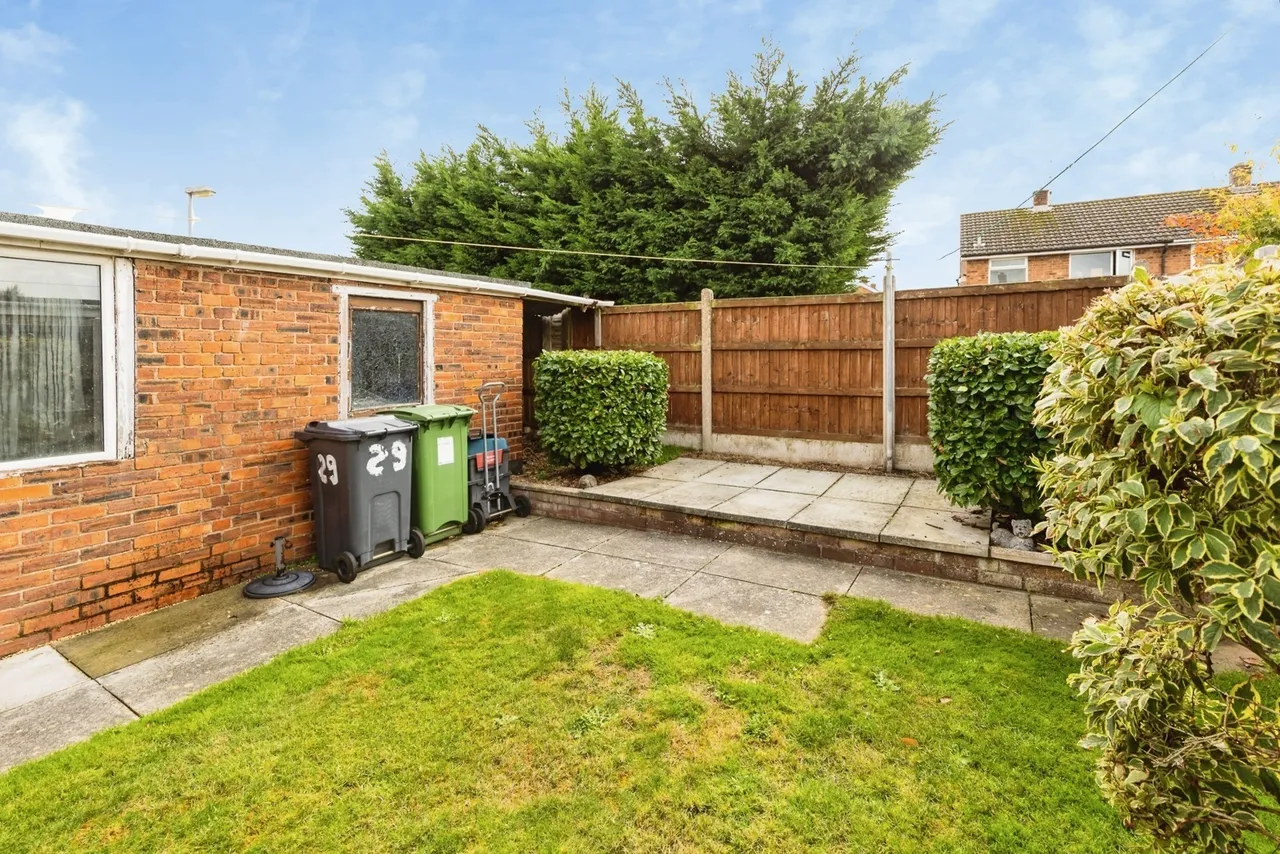 Ffordd Madoc, Llay, LL12, photo 16