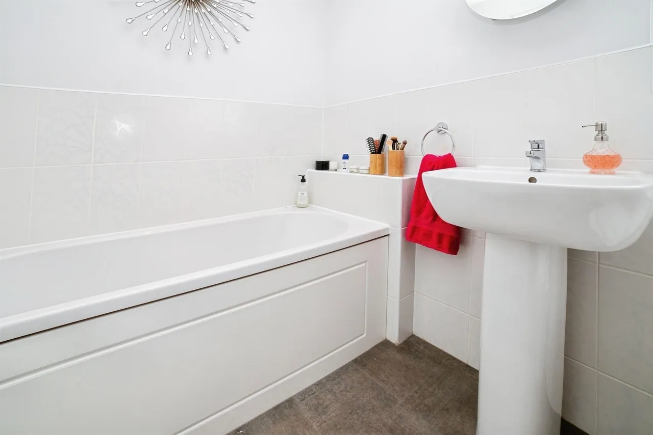 Ashton Close, Swanwick, DE55, photo 6