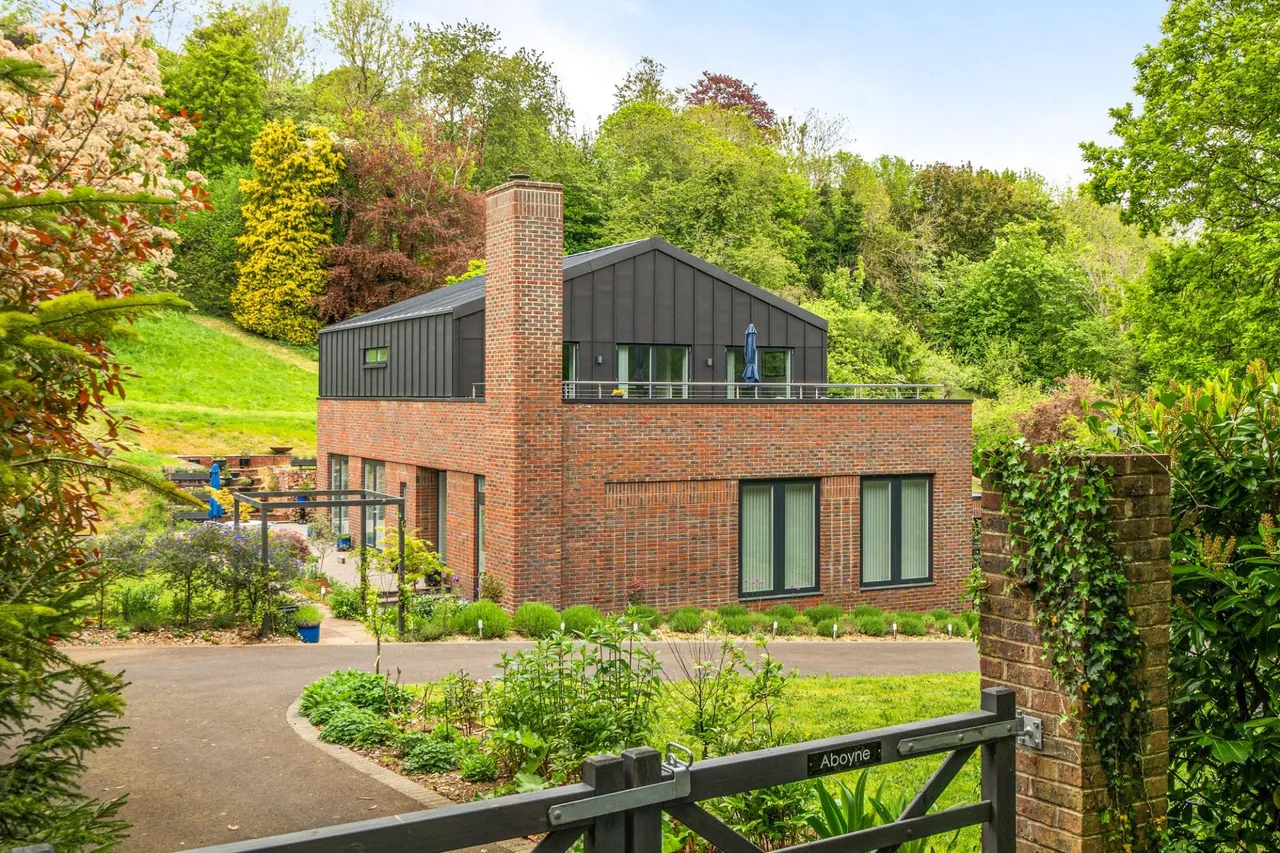 Slines Oak Road, Woldingham, CR3, photo 23