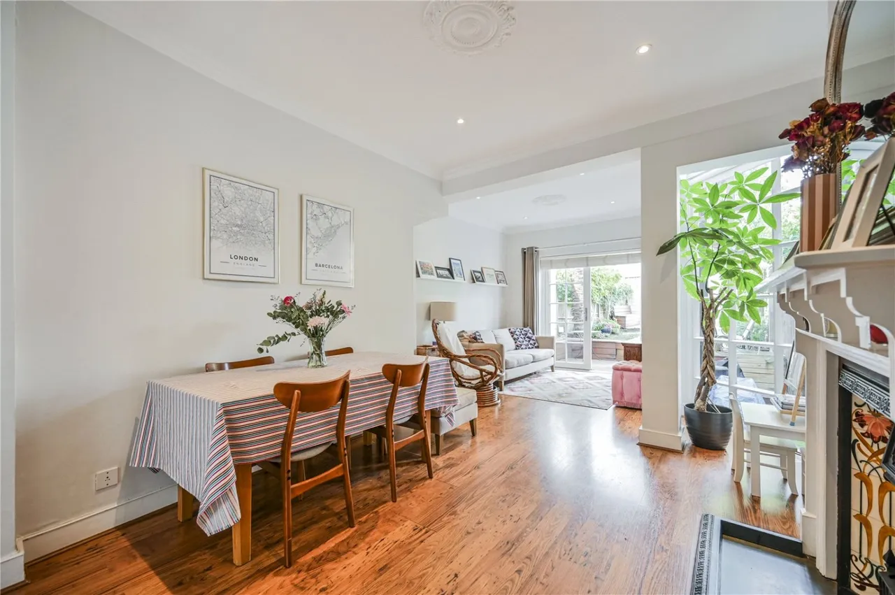 Highworth Road, London, N11, photo 5