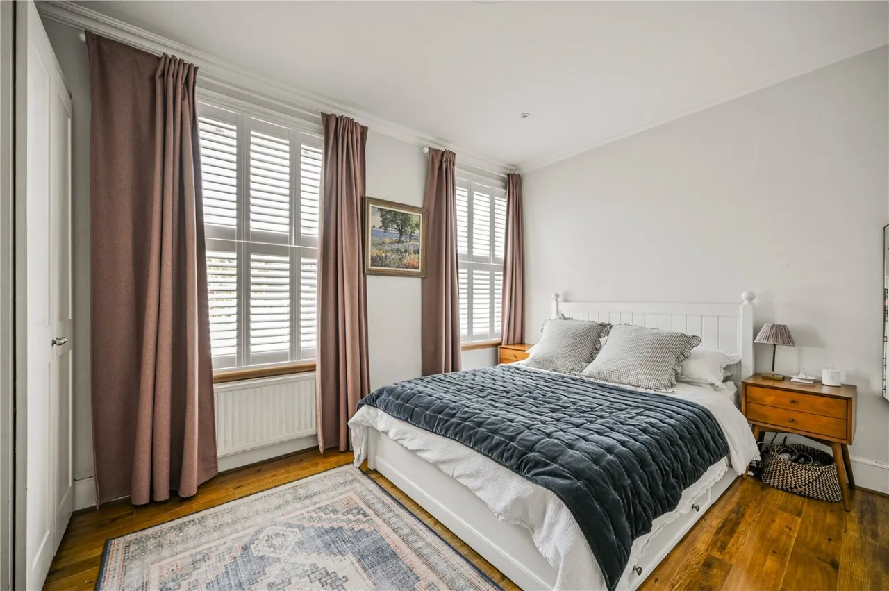 Highworth Road, London, N11, photo 12