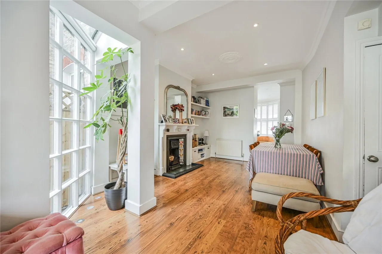 Highworth Road, London, N11, photo 6