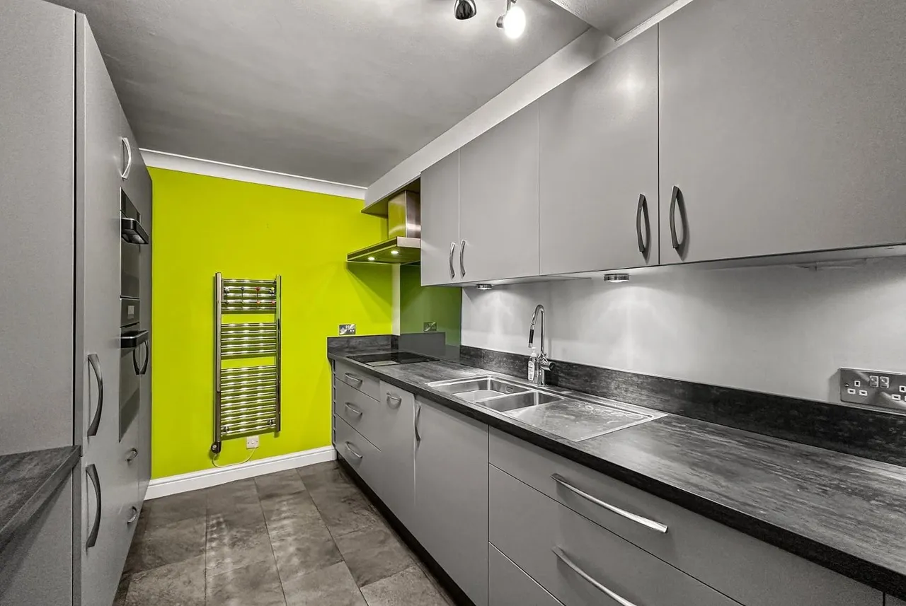 Racefield Road, Altrincham, Cheshire WA14 4AP, photo 8