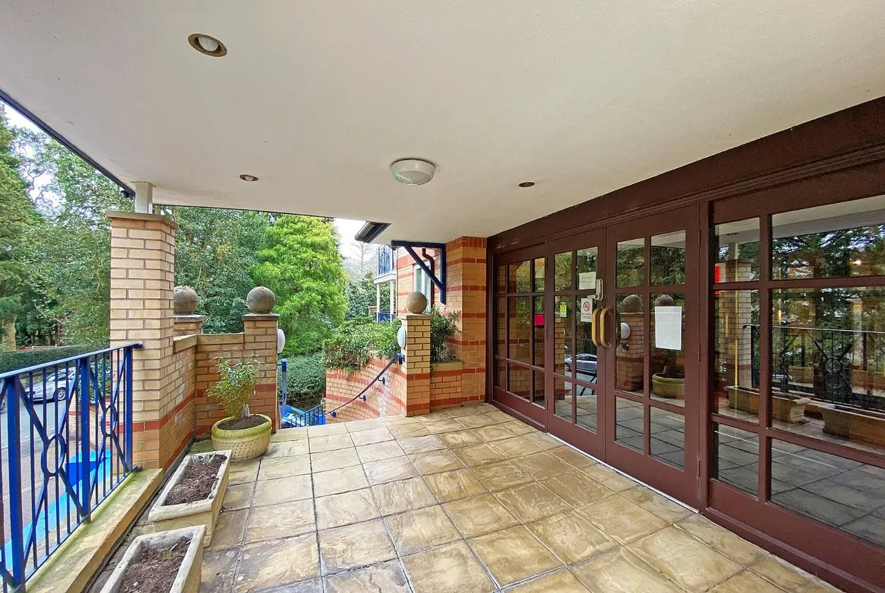 Racefield Road, Altrincham, Cheshire WA14 4AP, photo 24