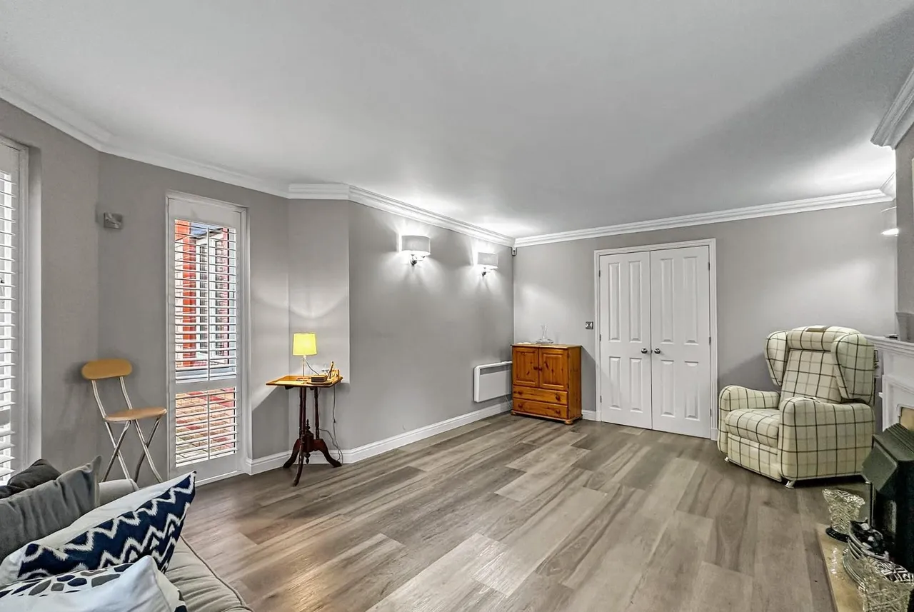 Racefield Road, Altrincham, Cheshire WA14 4AP, photo 5