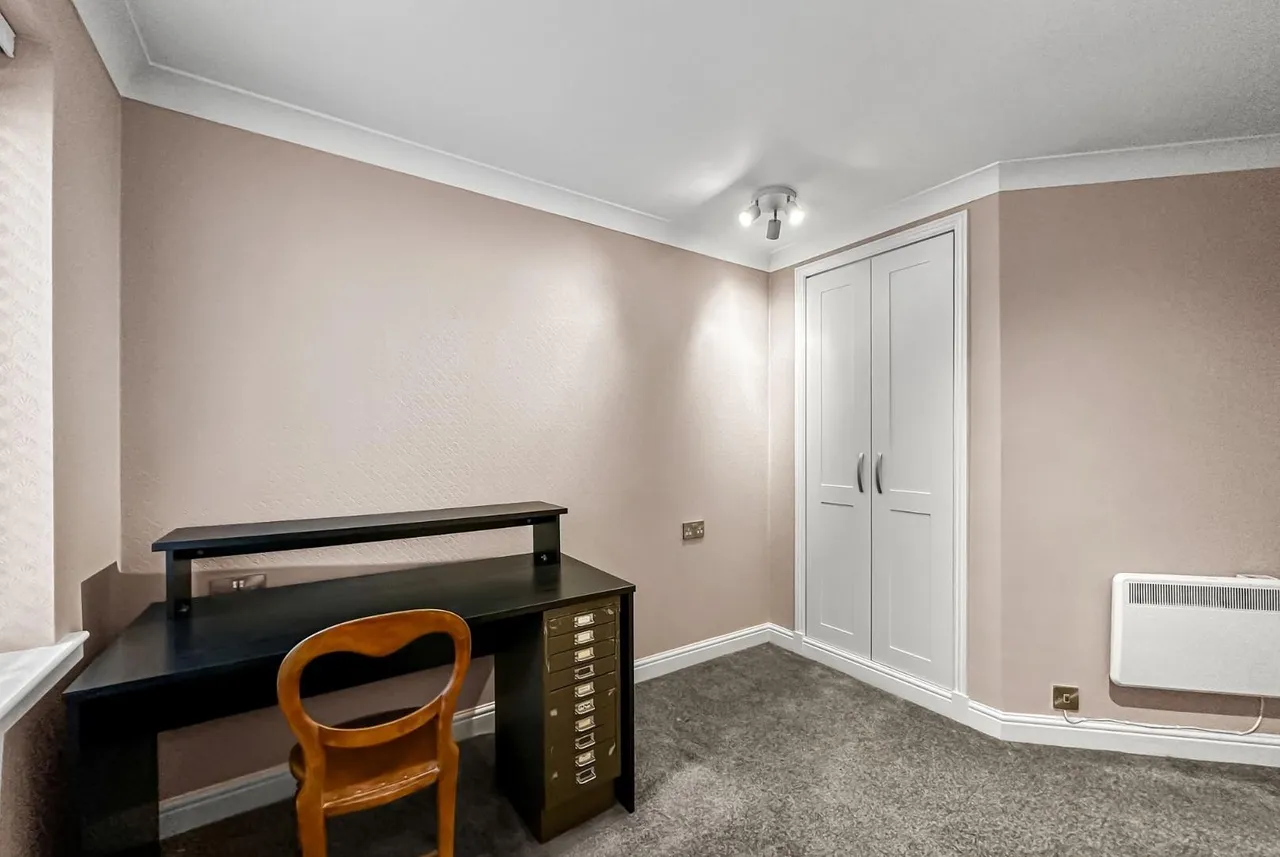 Racefield Road, Altrincham, Cheshire WA14 4AP, photo 14