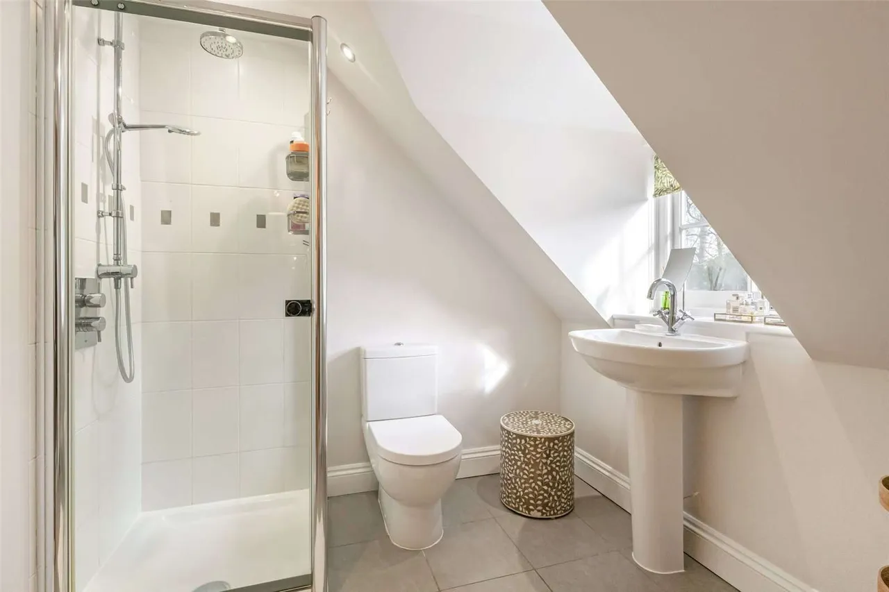 Beacon Hill, Penn, Buckinghamshire, HP10 8NH, photo 10