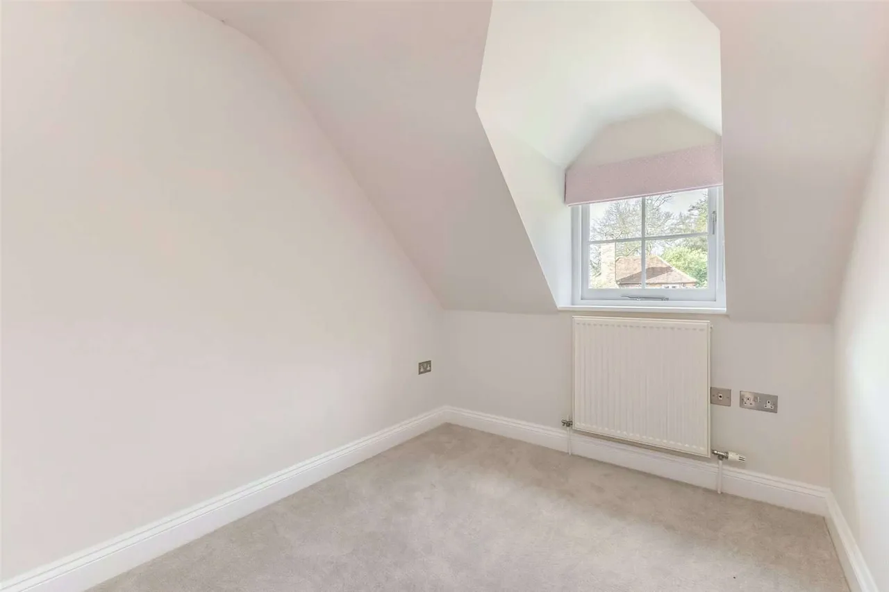 Beacon Hill, Penn, Buckinghamshire, HP10 8NH, photo 7