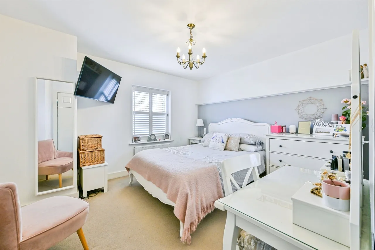 The Hay Fields, Rainworth, NG21, photo 13
