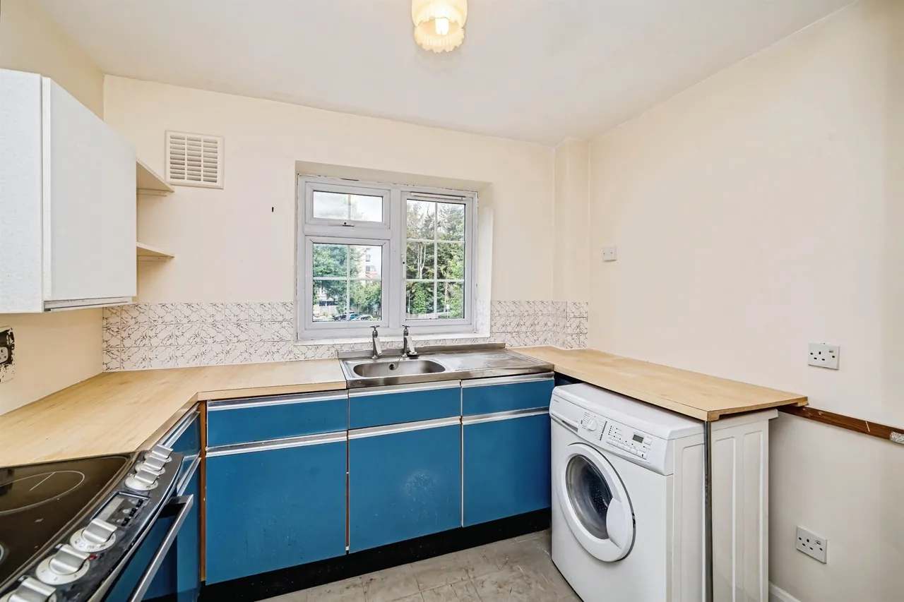 Arborfield Close, Slough, photo 2