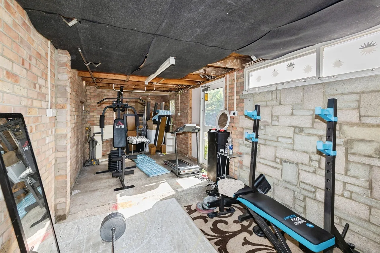 Springdale, Earley, RG6, photo 14