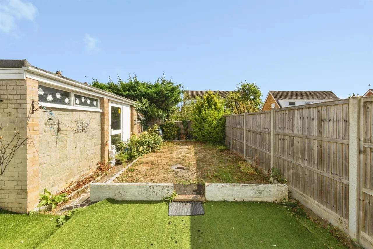 Springdale, Earley, RG6, photo 15