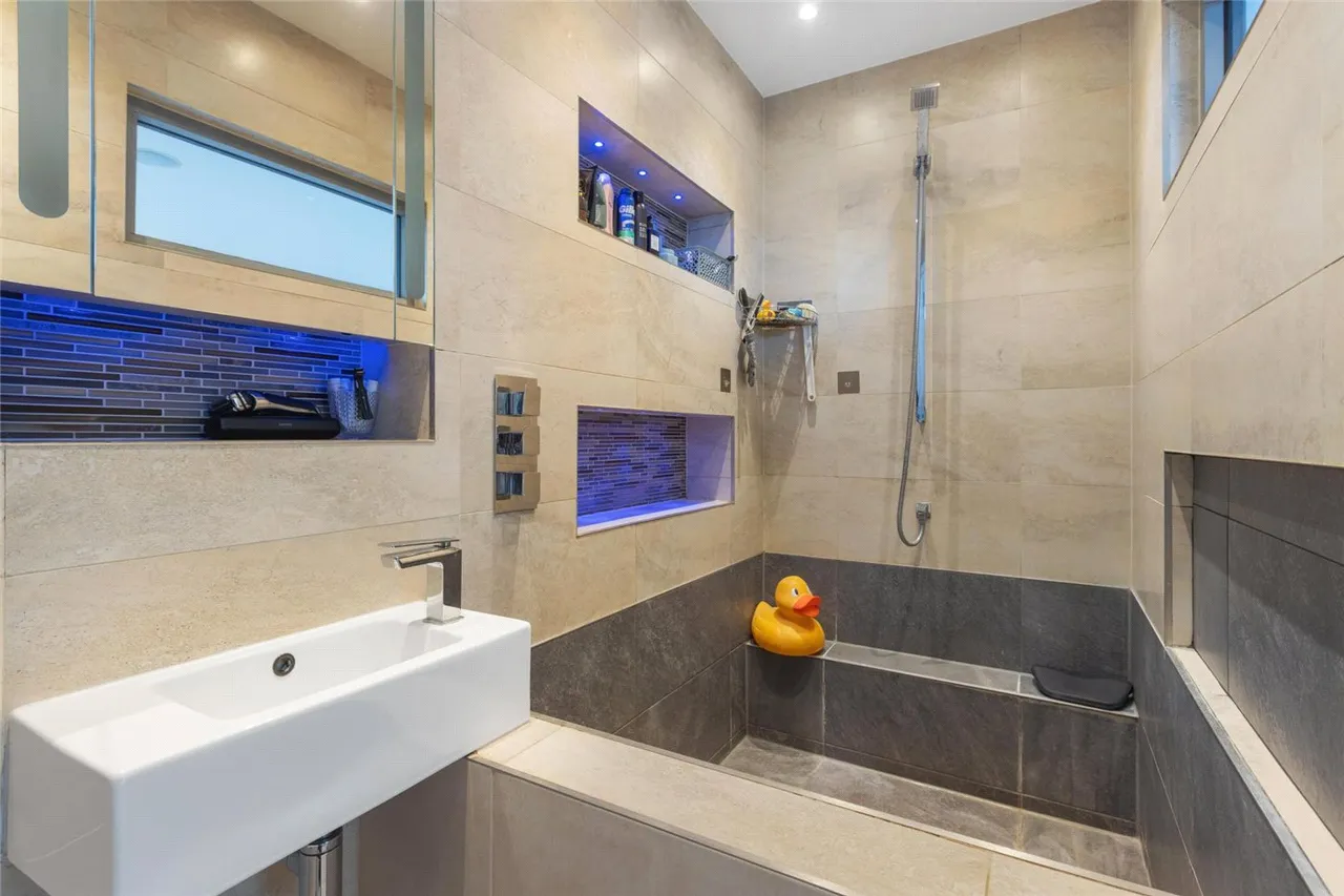 2 bed flat for sale — Stannary Street, London, SE11