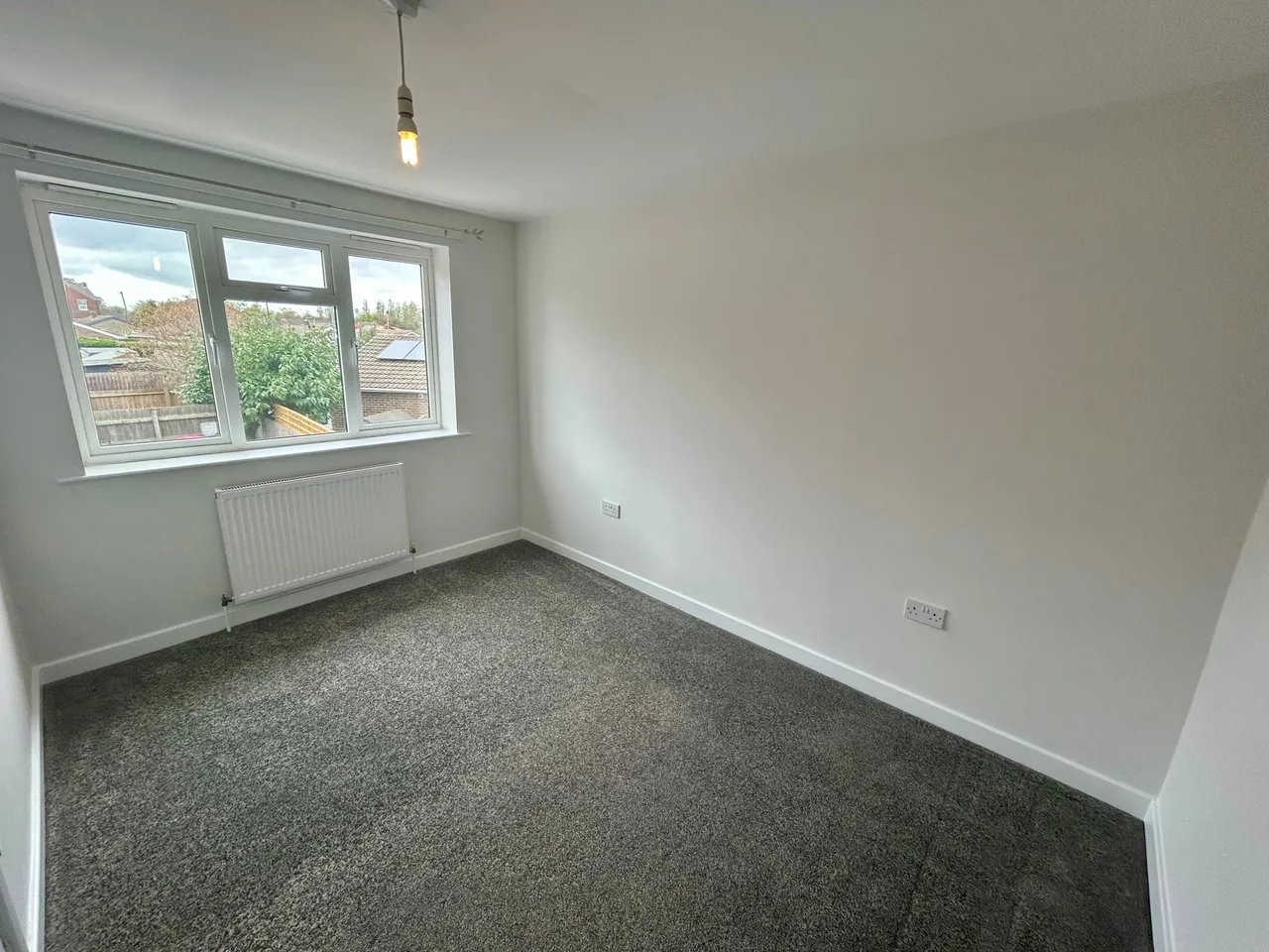 Glaisdale Court, Laughton Common, S25, photo 5