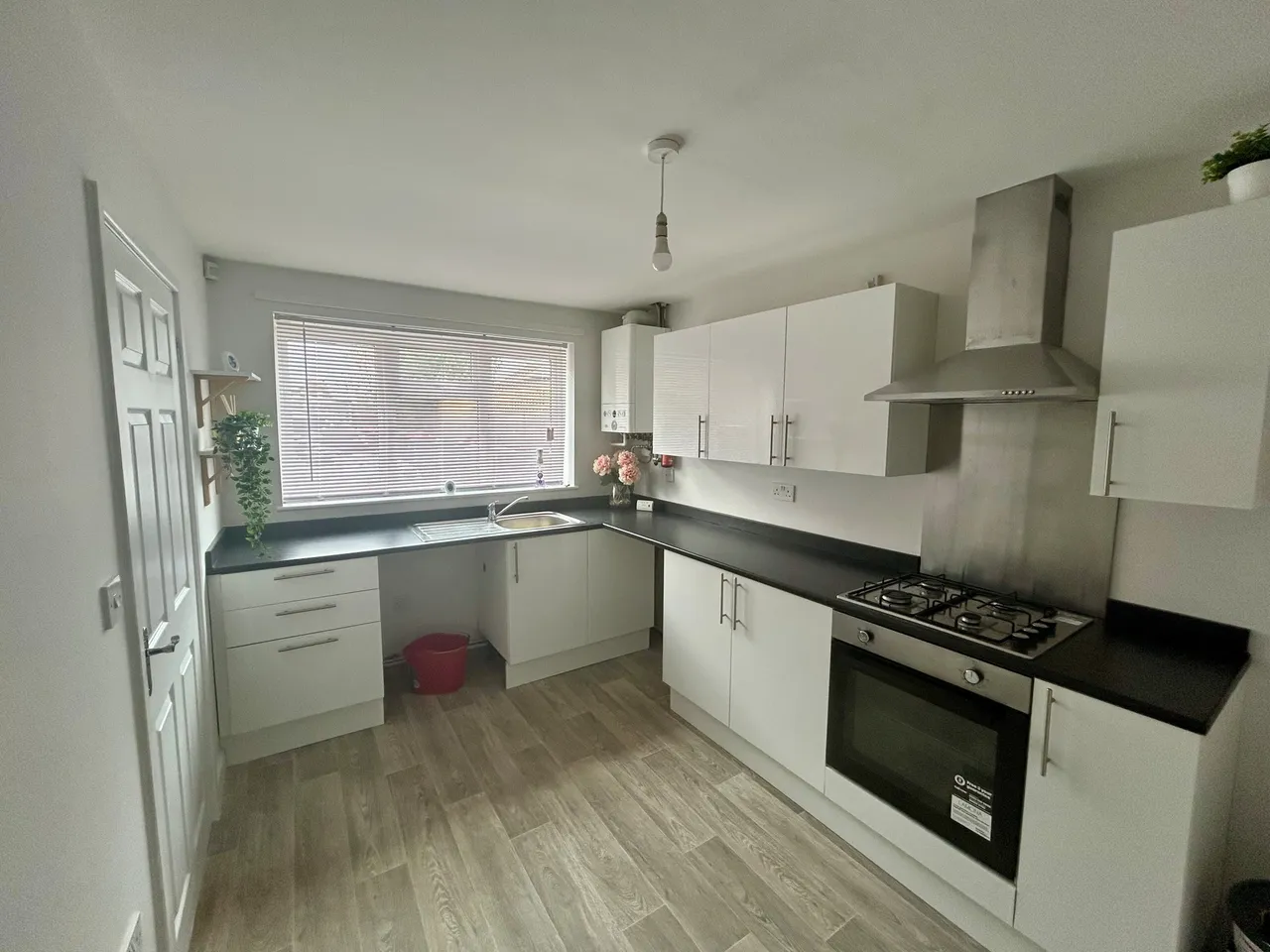 Glaisdale Court, Laughton Common, S25, photo 2