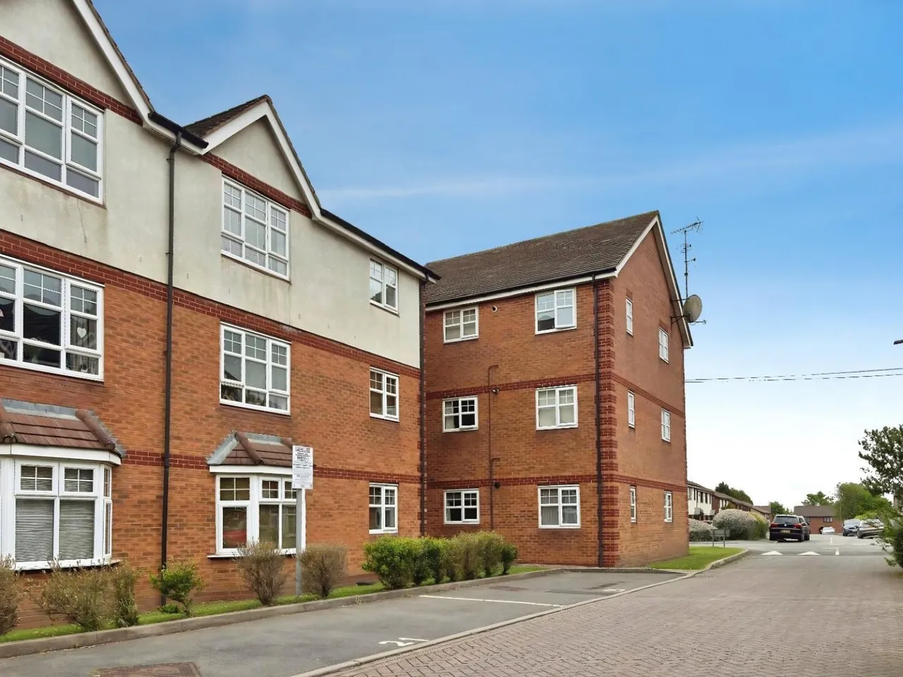 2 bed flat for sale — Netherhouse Close, Birmingham