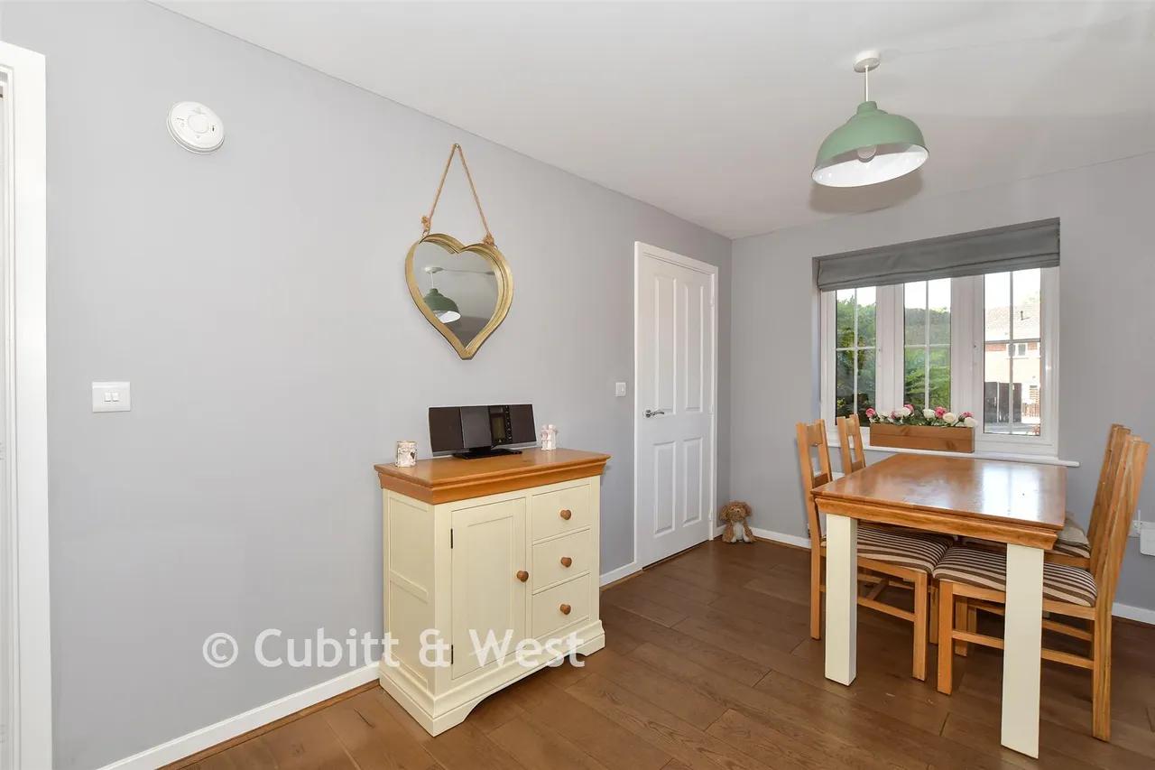 Hewitts Road, Cranleigh, GU6, photo 7