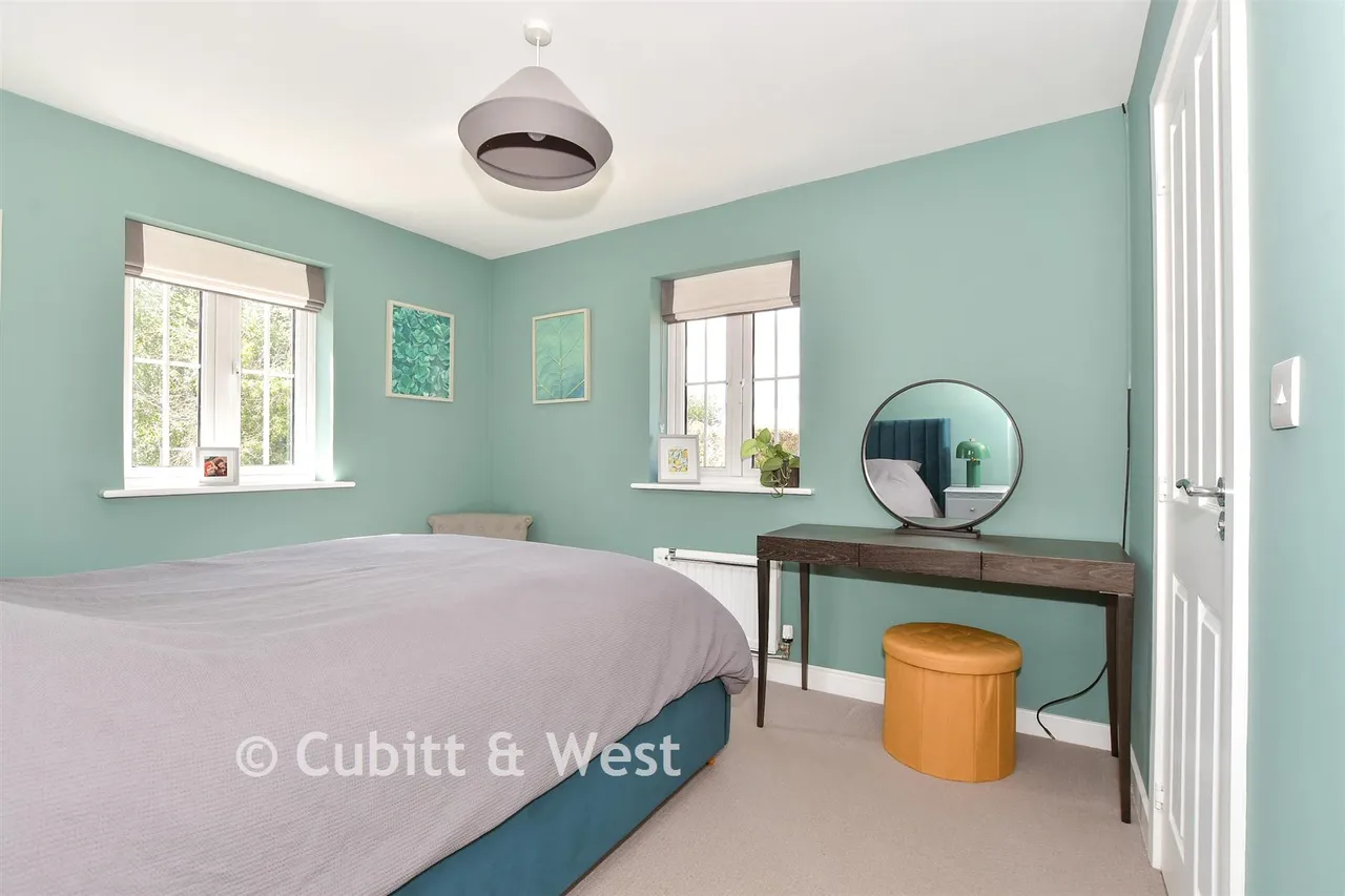 Hewitts Road, Cranleigh, GU6, photo 8