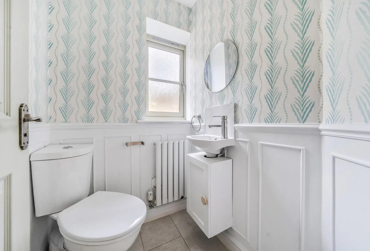 High Street, Gloucestershire, Avening, GL8 8LU, photo 16