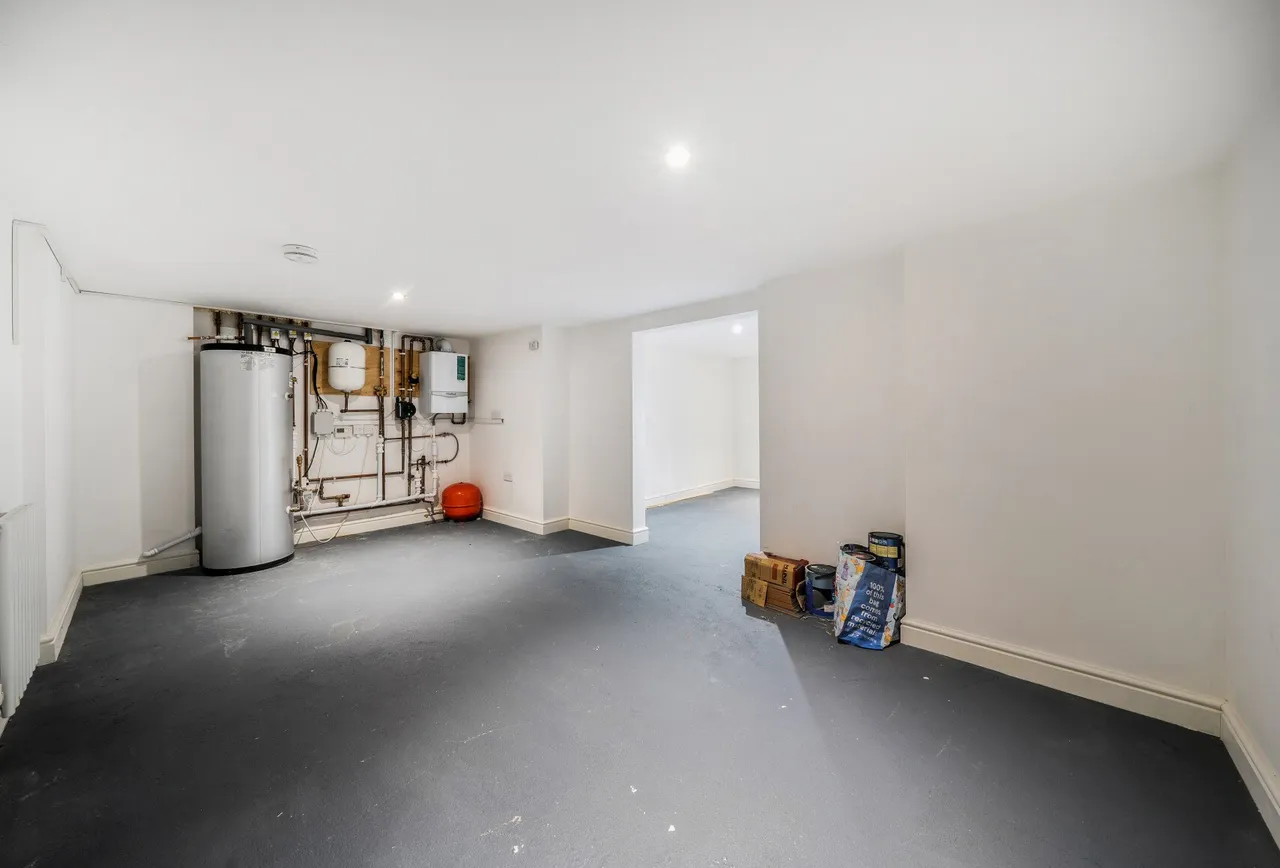 High Street, Gloucestershire, Avening, GL8 8LU, photo 17