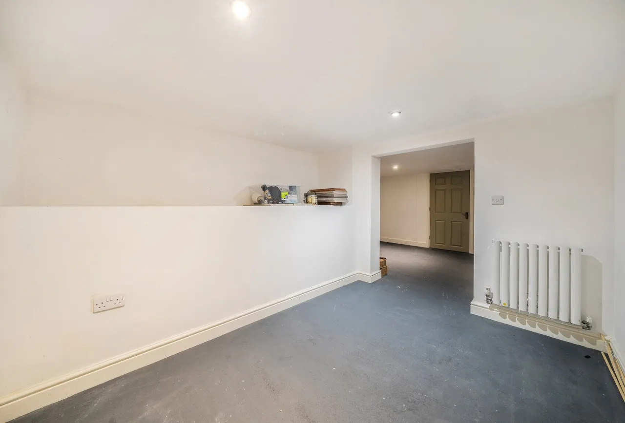 High Street, Gloucestershire, Avening, GL8 8LU, photo 18