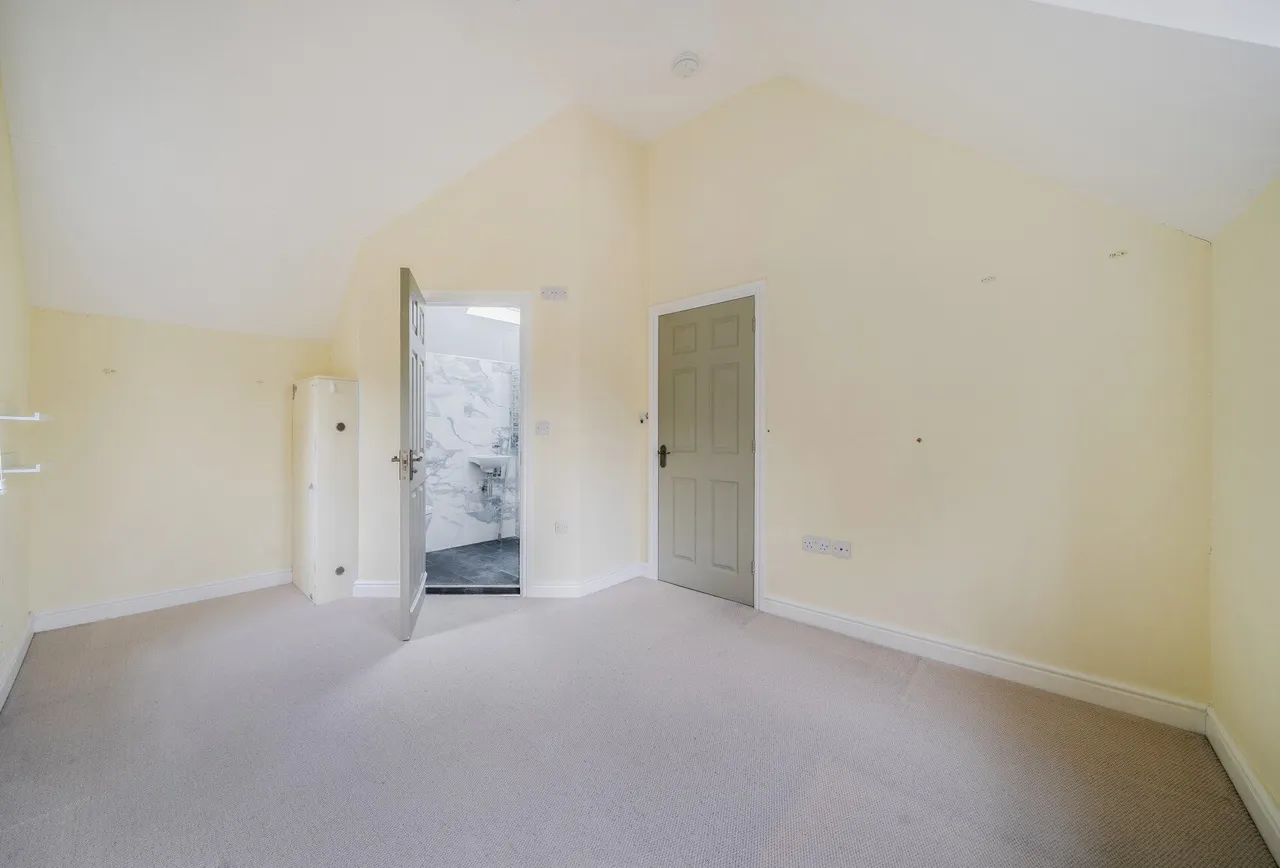 High Street, Gloucestershire, Avening, GL8 8LU, photo 12