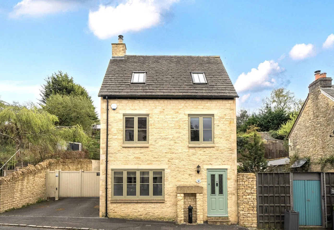 4 bed house for sale — High Street, Gloucestershire, Avening, GL8 8LU