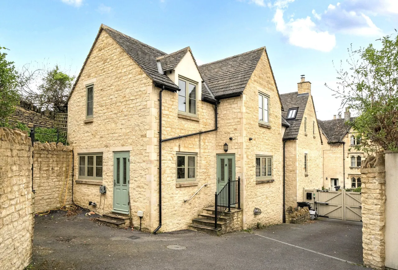 High Street, Gloucestershire, Avening, GL8 8LU, photo 21