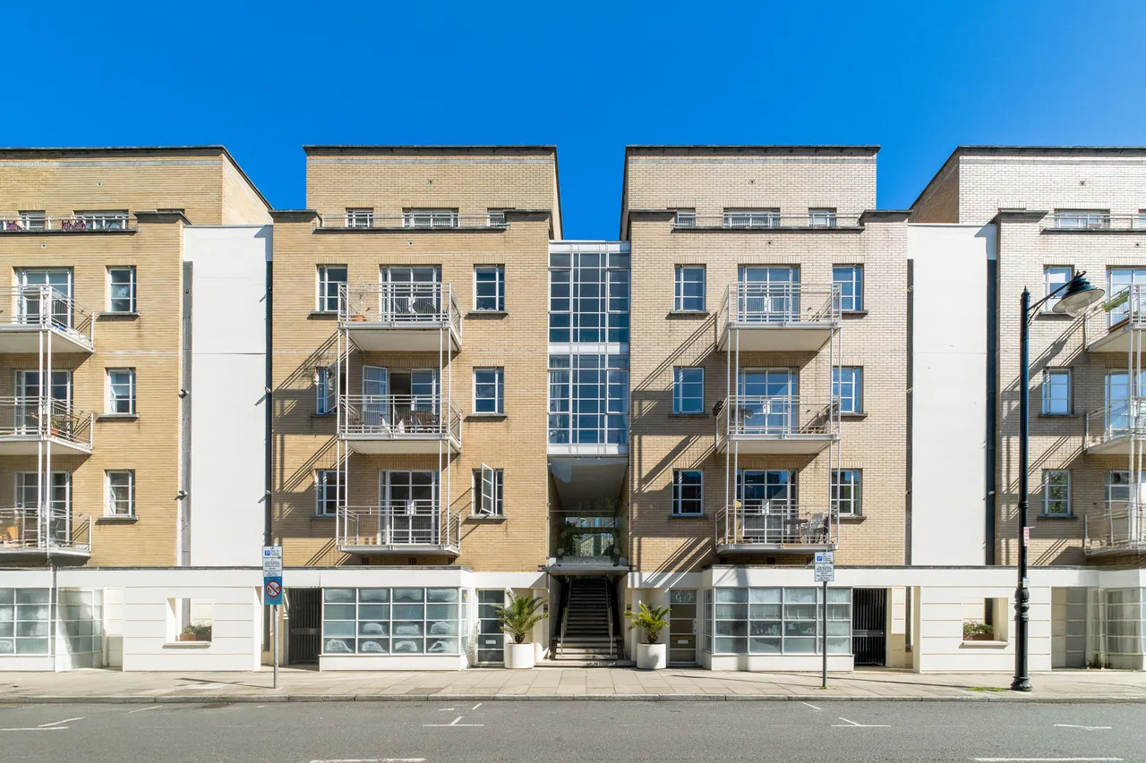 Roy Square, London, E14, photo 12