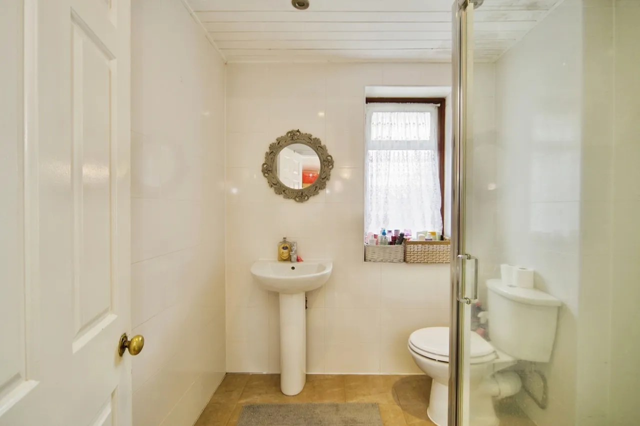 Sheppey Road, Dagenham, Essex, RM9, photo 9
