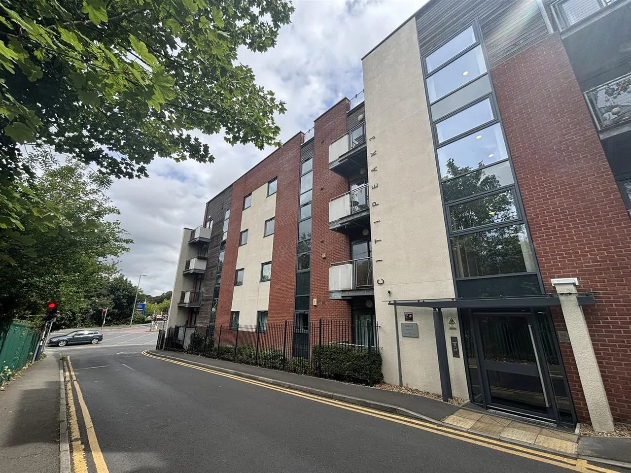 2 bed flat to rent, Wilmslow Road, East Didsbury, M20