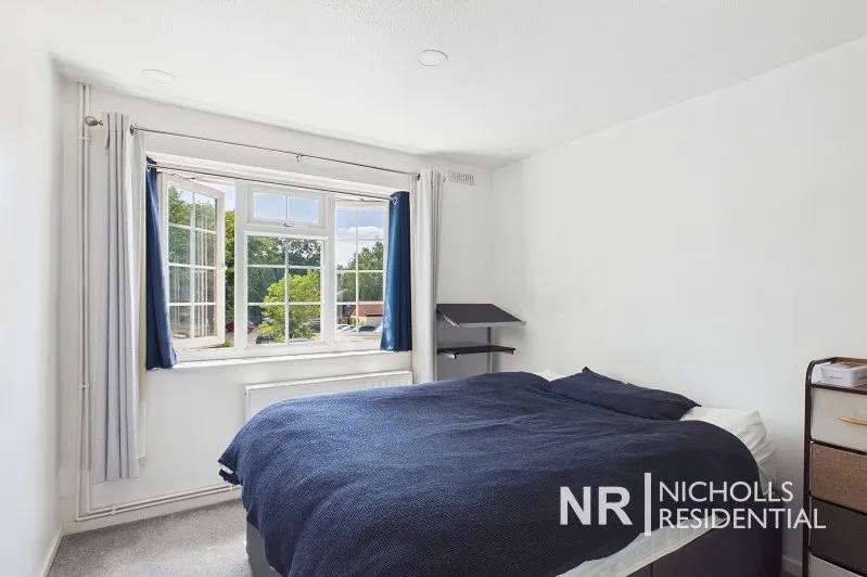 Delaporte Close, Epsom, KT17, photo 4