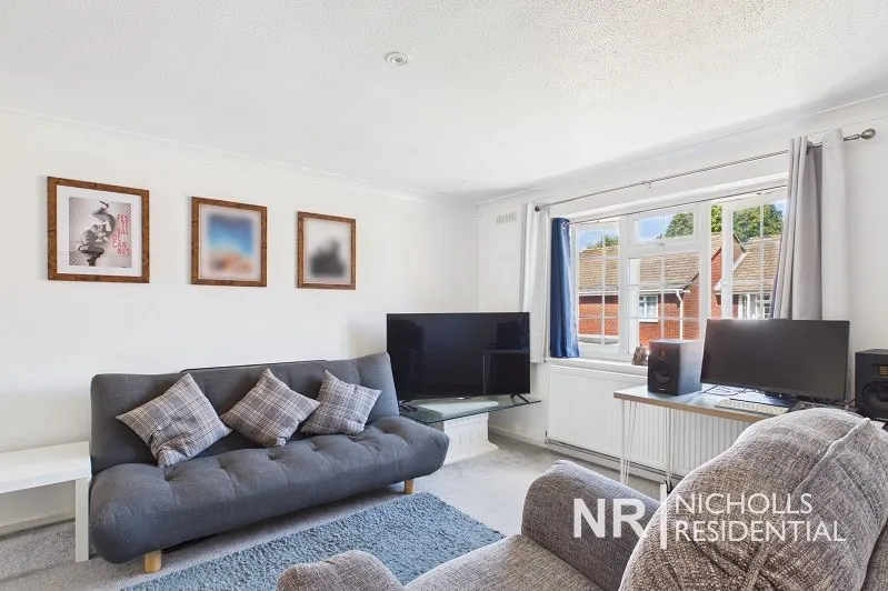 Delaporte Close, Epsom, KT17, photo 3